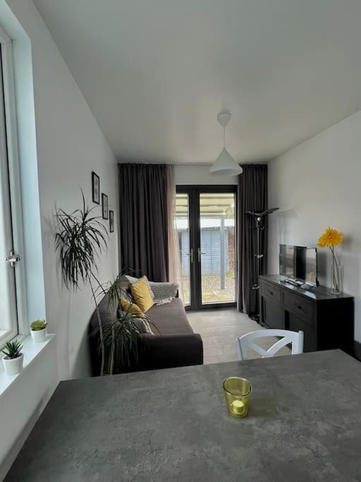 Newly Renovated 1 Bedroom Flat With Garden Pergola エニス エクステリア 写真
